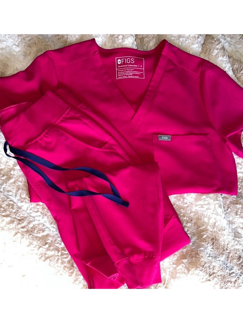 FIGS Women's Scrub Set — ultra rose